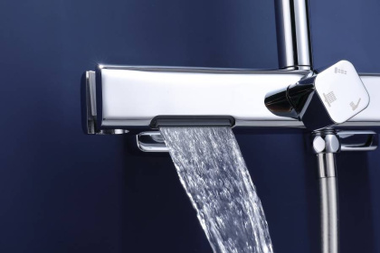 Душевая стойка Core VSFS-4CO1CH с изливом, хром